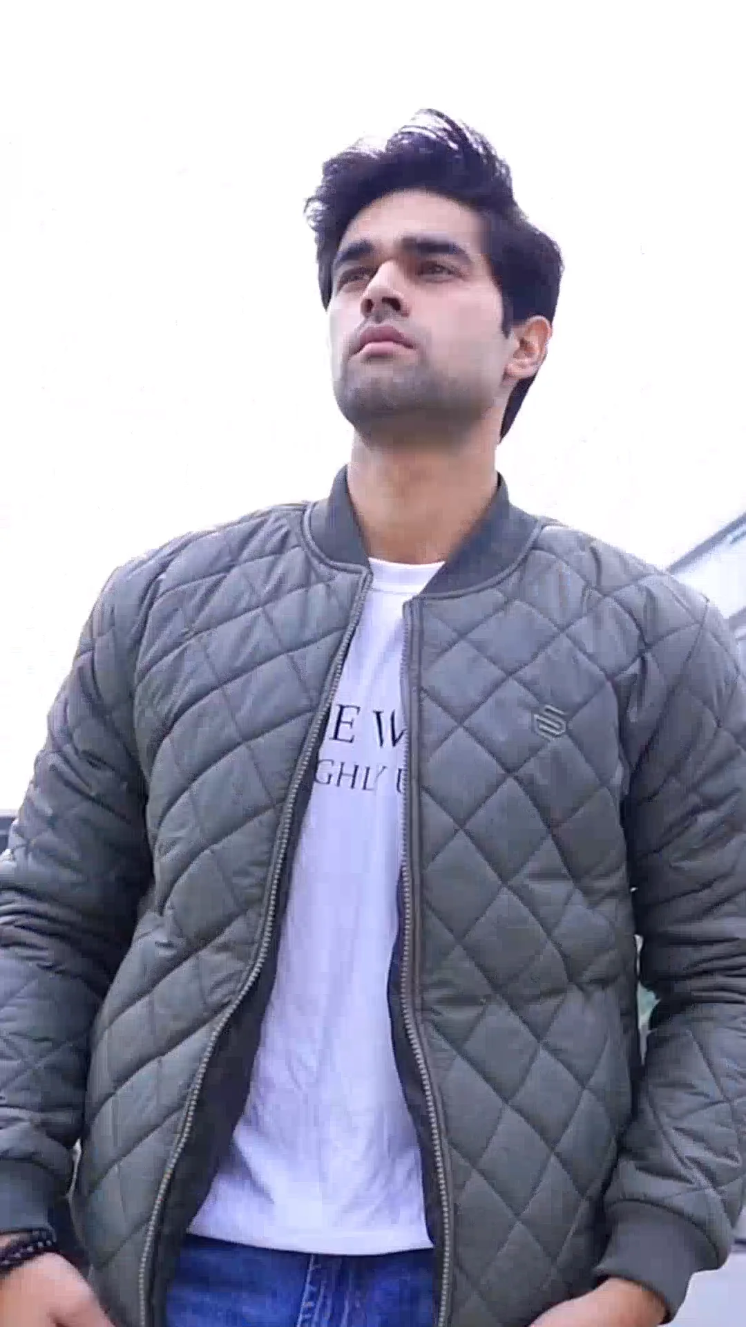 Casual Quilted Zip-Up Bomber Jacket in Solid Green - Men's Winter Fashion Outerwear